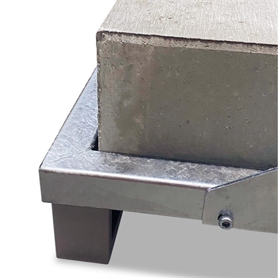 Schwerer Outdoor Kundenstopper mit Betonfuß, silver