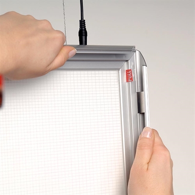 LED-Leuchtrahmen doppelseitig – vertikal