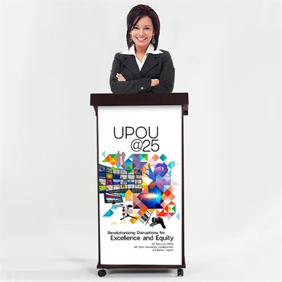 Wood Podium, talerstol i sort træ med med 4 hjul