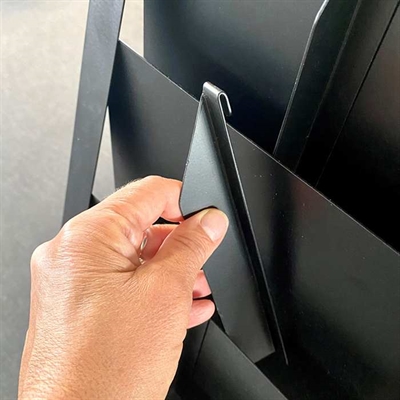 Design Stand Prospekthalter aus Stahl, A4/M65, schwarz