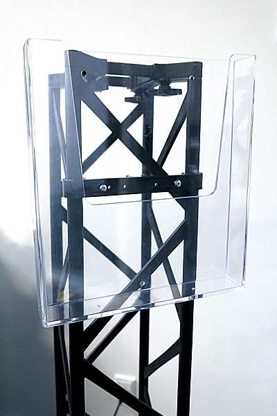 Crown Truss, Broschürenhalter M65 – Weiß