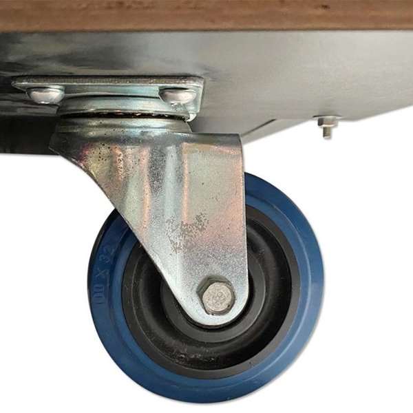 Räder mit Bremse. Transportkoffer